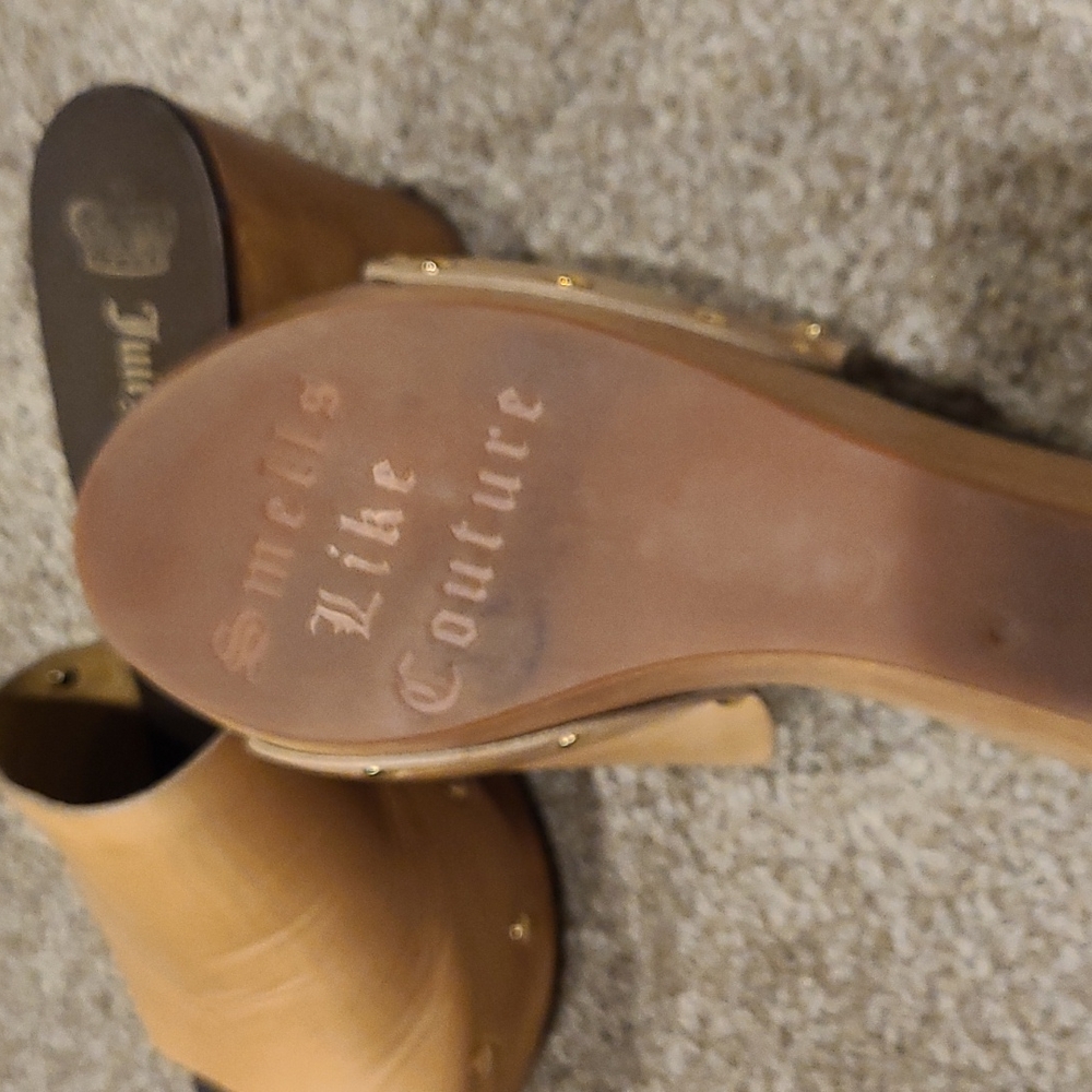 Clogs - Picture 3 of 3